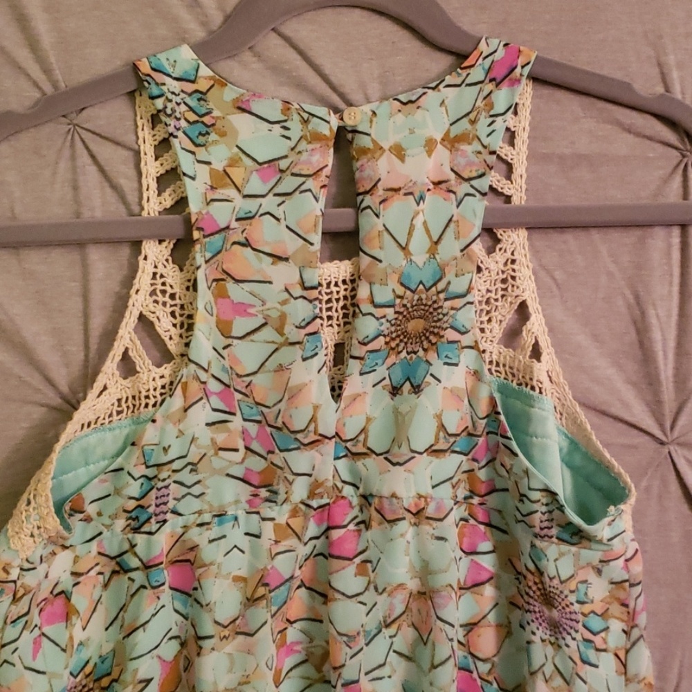 Spring dress - Picture 4 of 4